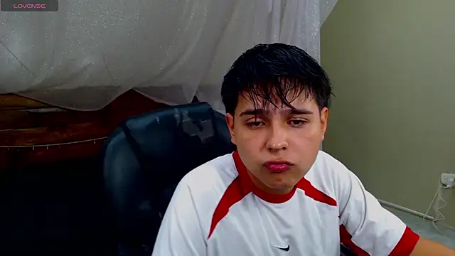 Snapshot of AndrewPherson chatting on 03-17-25, 12:35 AndrewPherson online show from 03-17-25, 12:35