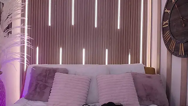 Aniie Doll online show from 11-25-25, 08:31