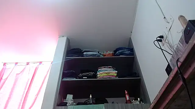 nicolle milf1978 online show from 04-01-26, 01:41