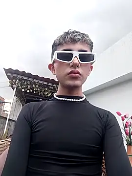 Noah Xitruxx online show from 10-09-25, 03:32