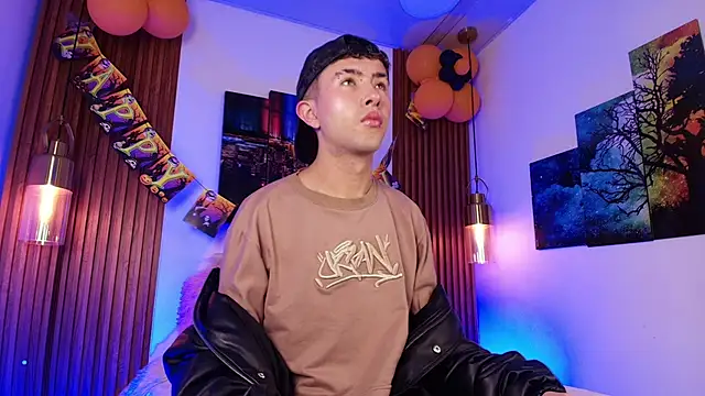 Noah Xitruxx online show from 10-28-25, 02:48