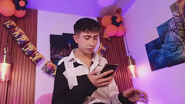 Noah Xitruxx online show from 11-03-25, 02:57