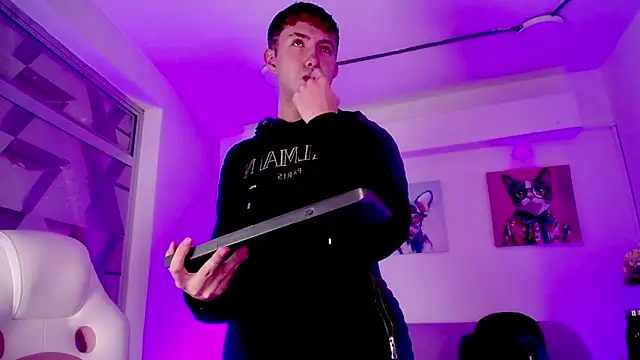 Noah Xitruxx online show from 11-21-25, 01:10