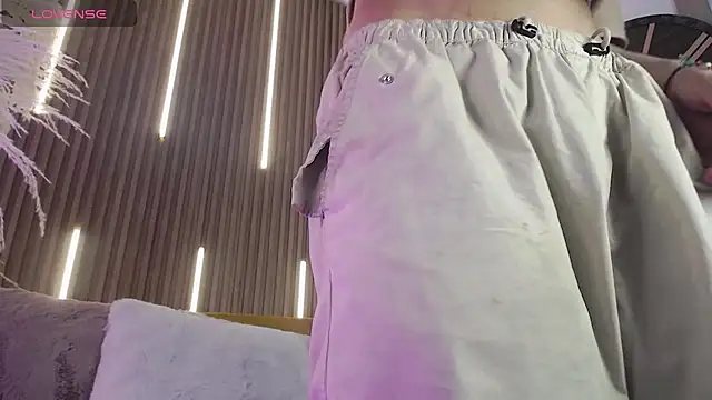 Noah Xitruxx online show from 11-25-25, 01:00