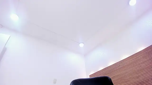 Snapshot of hanna__jadidi chatting on 02-28-25, 11:56 hanna jadidi online show from 02-28-25, 11:56