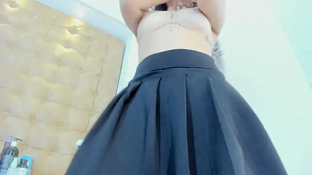 Snapshot of hanna__jadidi chatting on 03-15-25, 04:46 hanna jadidi online show from 03-15-25, 04:46