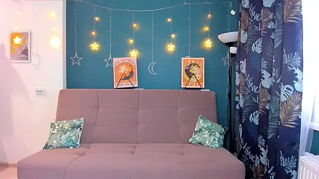 Xloe Queen online show from 12-13-24, 07:25