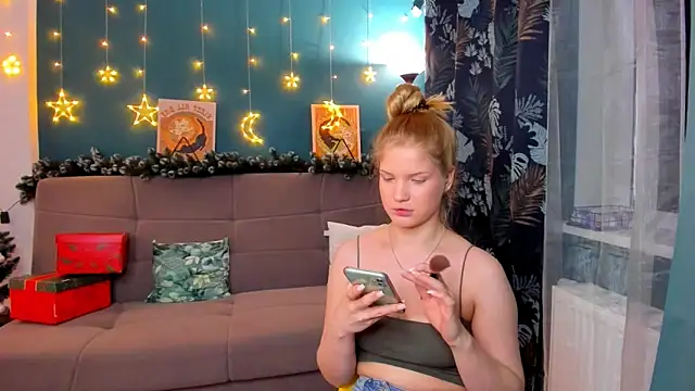 Xloe Queen online show from 12-24-24, 02:22