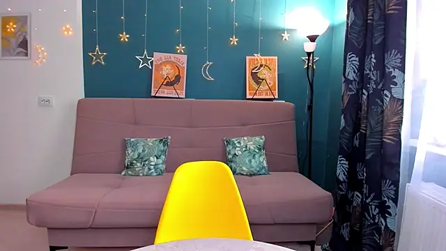 Xloe Queen online show from 12-25-24, 09:56