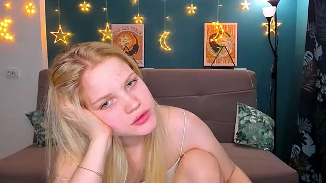 Xloe Queen online show from 03-19-25, 04:13