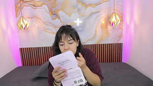 MelissaGilll online show from 10-15-25, 07:25