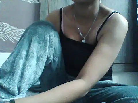 Snapshot of shalini_fire chatting on 11-25-25, 11:10 shalini fire online show from 11-25-25, 11:10