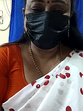 Snapshot of rekha_naier chatting on 04-05-26, 05:32 rekha naier online show from 04-05-26, 05:32