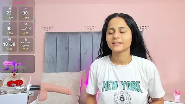 Snapshot of Giselle_Roldan chatting on 11-23-25, 04:56 Giselle Roldan online show from 11-23-25, 04:56