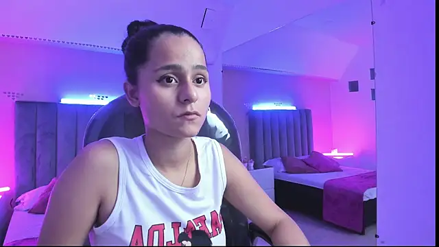 Giselle Roldan online show from 04-29-26, 04:49