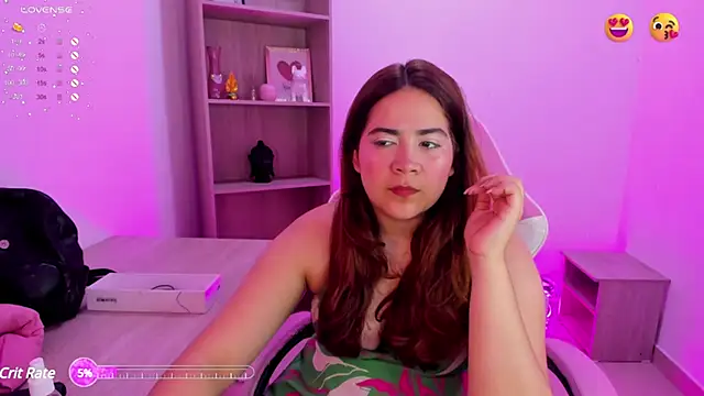 jisoo   online show from 02-19-25, 08:31