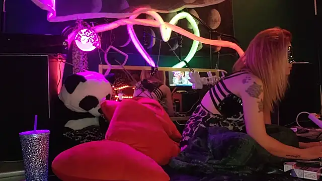 anonymouszN online show from 02-11-25, 11:22