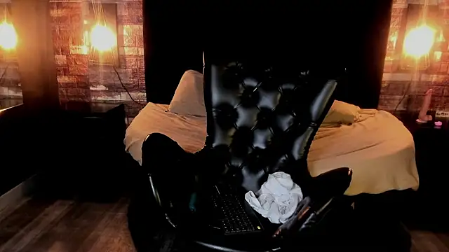 Snapshot of bella_gibson chatting on 02-08-25, 05:50 bella gibson online show from 02-08-25, 05:50