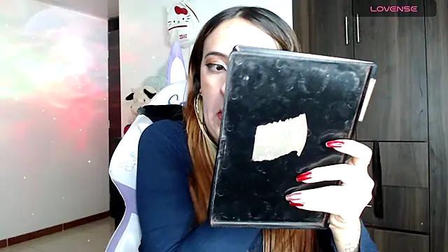 SarahXRusso online show from 12-23-24, 12:57