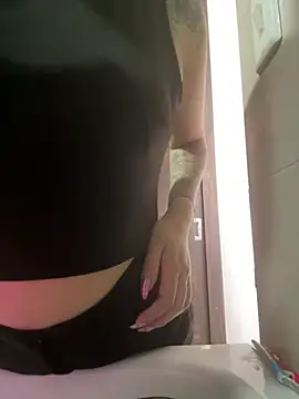 SarahXRusso online show from 01-27-25, 03:39