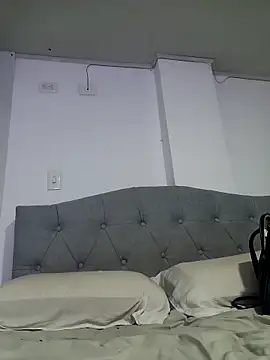 SarahXRusso online show from 02-04-25, 04:37