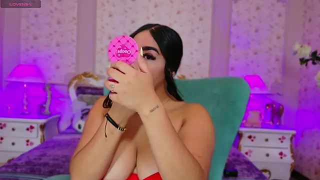 Snapshot of AllissonJames chatting on 11-28-25, 11:35 AllissonJames online show from 11-28-25, 11:35