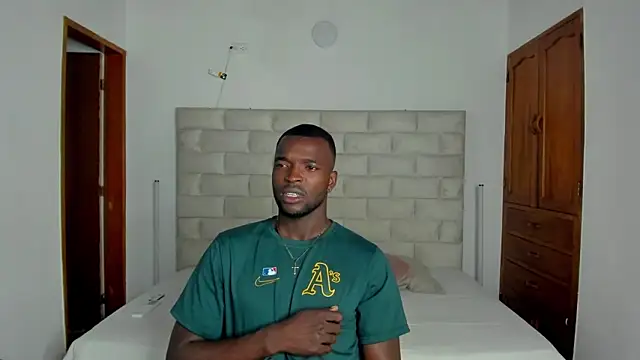 Dylan Taylor online show from 02-09-26, 03:21