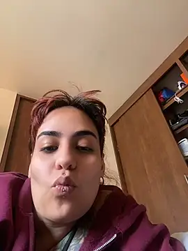 Snapshot of name_less_lulu chatting on 06-01-26, 03:14 name less lulu online show from 06-01-26, 03:14