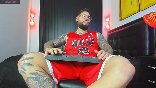 Snapshot of connor_santtos chatting on 03-08-25, 03:13 connor santtos online show from 03-08-25, 03:13