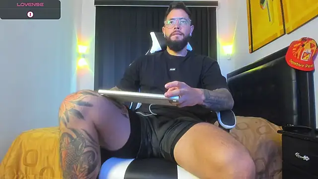 Snapshot of connor_santtos chatting on 09-09-25, 02:38 connor santtos online show from 09-09-25, 02:38