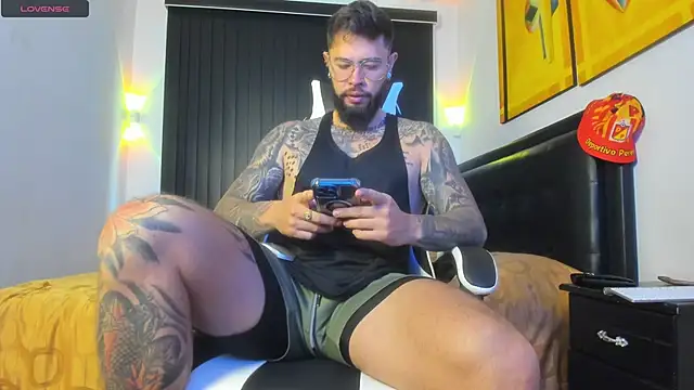 Snapshot of connor_santtos chatting on 09-10-25, 02:39 connor santtos online show from 09-10-25, 02:39