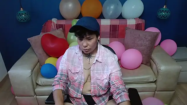 Snapshot of nato_evans chatting on 01-31-25, 08:33 nato evans online show from 01-31-25, 08:33