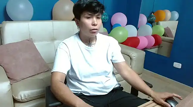 Snapshot of nato_evans chatting on 02-03-25, 10:43 nato evans online show from 02-03-25, 10:43