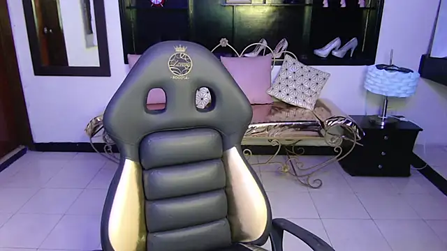 Angela Diaz  online show from 01-24-25, 12:10