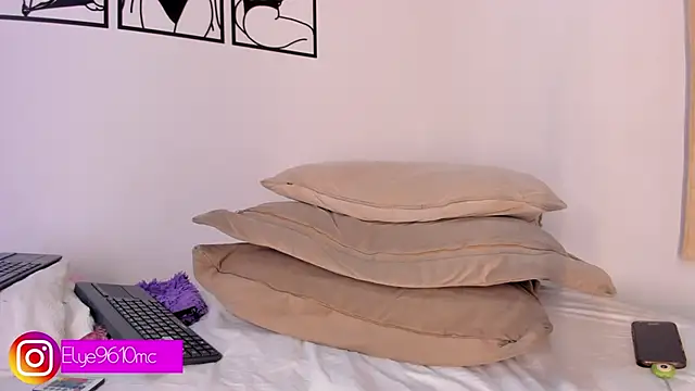 ellie mcdonald online show from 04-28-26, 02:27