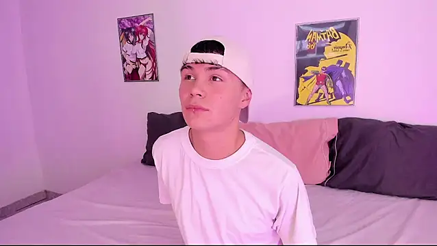 Snapshot of crushnier chatting on 12-27-24, 05:16 crushnier online show from 12-27-24, 05:16