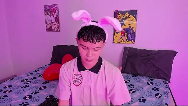 Snapshot of crushnier chatting on 02-17-25, 06:04 crushnier online show from 02-17-25, 06:04