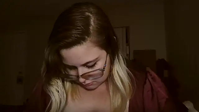 HoneyBear19 online show from 12-23-24, 03:40