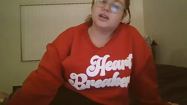 HoneyBear19 online show from 02-15-25, 05:19