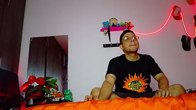 Nymphobuddies online show from 01-20-25, 06:21