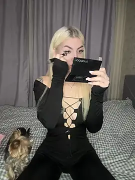 Snapshot of Cute_Barbieee_ chatting on 12-16-24, 05:33 Cute Barbieee online show from 12-16-24, 05:33