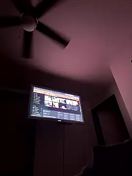 Snapshot of funcouple012 chatting on 01-12-26, 06:18 funcouple012 online show from 01-12-26, 06:18