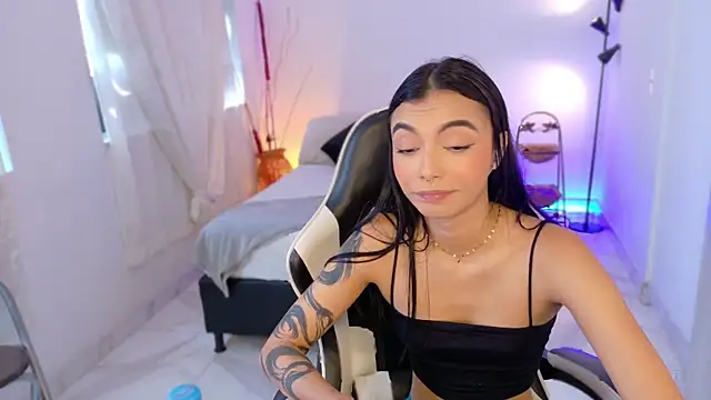 AnabelWolf online show from 11-11-25, 03:23