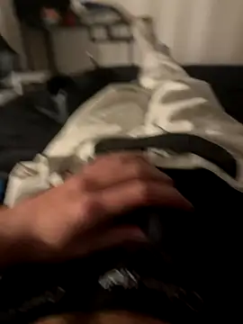 Snapshot of alixbg33 chatting on 12-05-24, 04:44 alixbg33 online show from 12-05-24, 04:44