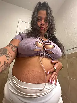 Snapshot of shyfr34k chatting on 12-12-24, 02:48 shyfr34k online show from 12-12-24, 02:48