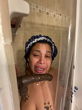 Snapshot of shyfr34k chatting on 12-29-24, 01:24 shyfr34k online show from 12-29-24, 01:24