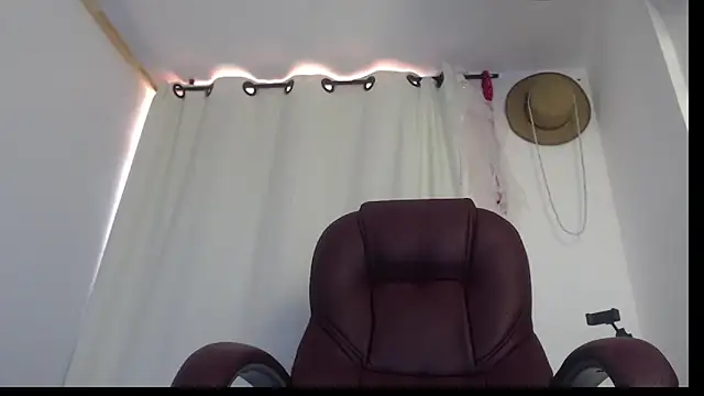 Xileny-Halliwey online show from 02-08-26, 03:59