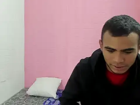 Snapshot of alessandro_2005 chatting on 12-05-24, 04:01 alessandro 2005 online show from 12-05-24, 04:01