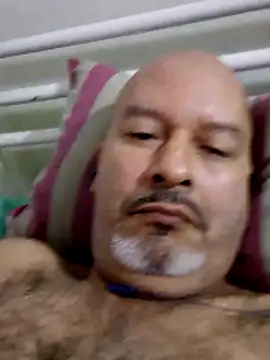Snapshot of Juan_45 chatting on 05-28-26, 01:19 Juan 45 online show from 05-28-26, 01:19