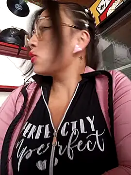 LIZ-06  online show from 09-12-25, 04:51